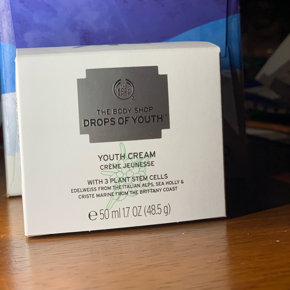 Body Shop Drops of Youth Cream